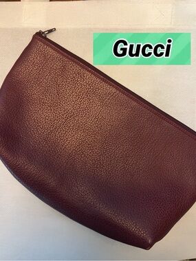 Gucci Vintage Burgundy Pebbled Leather Zip Pouch